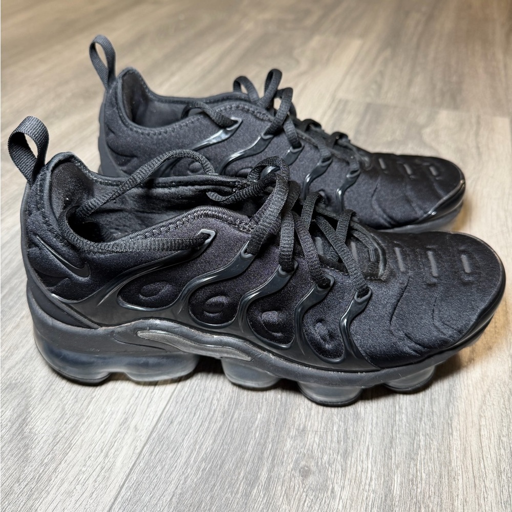 Nike Air VaporMax Plus “Triple Black” Women’s Size 7.5